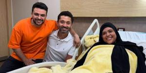 زوجة كريم الحسيني تتعرض لوعكة صحية وكريم محمود عبد العزيز يزورها بالمستشفى - بوابة اخر ساعة