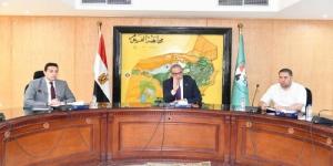 محافظ الفيوم يوجه بتسريع التقنين والتصالح ومواجهة المتغيرات المكانية - بوابة اخر ساعة
