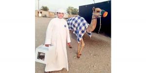 جمل يرافق حمد في رحلة الأمل - بوابة اخر ساعة