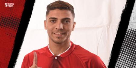‏محمد شريف يوقع للأهلى لمدة 5 سنين رسميا بعد انتهاء تعاقدة مع الخليج السعودى - بوابة اخر ساعة