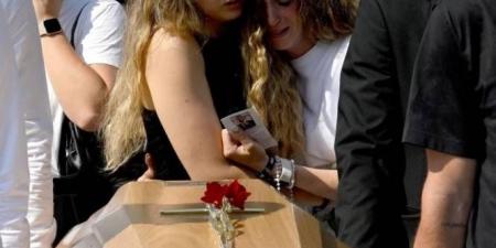 انهارت أثناء تشييع جنازته.. زوجة جوتا: ارقد بسلام يا ديوغو - بوابة اخر ساعة