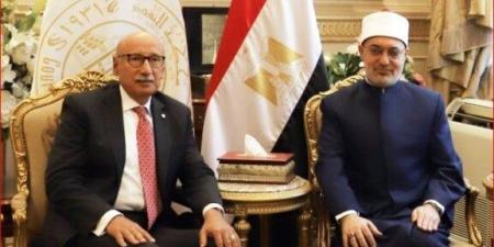 مفتي الجمهورية يهنئ القاضي عاصم الغايش برئاسة محكمة النقض - بوابة اخر ساعة