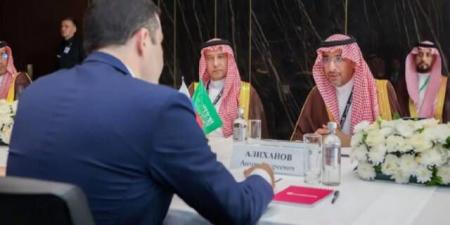"الخريف" يبحث فرص تعزيز التعاون الصناعي مع وزير التجارة الروسي - بوابة اخر ساعة