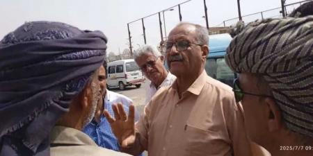 ”مظاهرة أمام قصر معاشيق بعدن تنتقد القيادي الانتقالي فضل الجعدي وتحمّله مسؤولية تدهور الأوضاع” - بوابة اخر ساعة