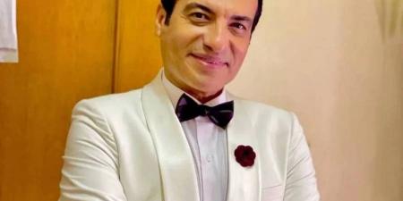 شقيق محمد رحيم يهدّد بمقاضاة إيهاب توفيق! - بوابة اخر ساعة