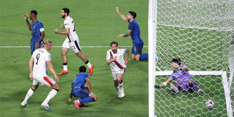 ماذا قال حكم مباراة الهلال والسيتي عند احتساب هدف برناردو سيلفا؟ - بوابة اخر ساعة