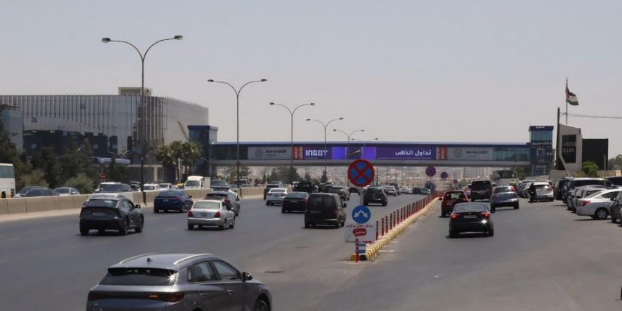 الأشغال: تحسن انسيابية السير على طريق المطار بعد إنجاز طريق الخدمات - بوابة اخر ساعة