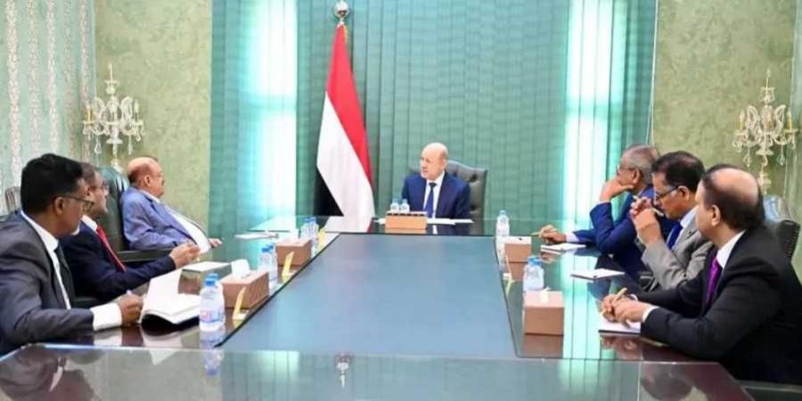 الرئيس العليمي يحسم الجدل حول استبدال هيئة التشاور بمجلس النواب و”خلافات” مجلس القيادة - بوابة اخر ساعة