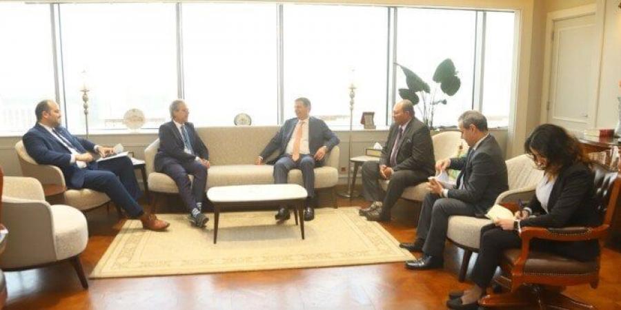 وزير الزراعة يستقبل المستشار الزراعي الهولندي لبحث سبل تعزيز التعاون المشترك - بوابة اخر ساعة