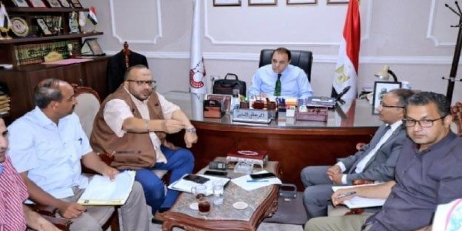 محافظ سوهاج يقرر وقف صرف خط السيب النهائي للمصرف الزراعي بالدناقلة - بوابة اخر ساعة