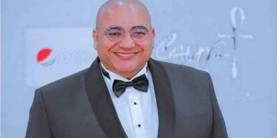 بيومي فؤاد يكشف أسراراً تذاع للمرة الأولى عن بداياته الفنية - بوابة اخر ساعة
