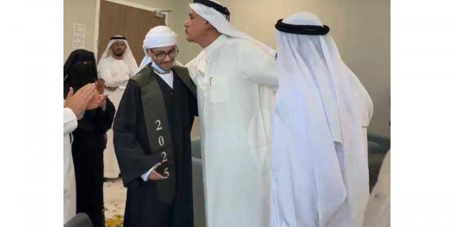 «الحارث» يهزم تحديات المرض بالنجاح في الثانوية - بوابة اخر ساعة