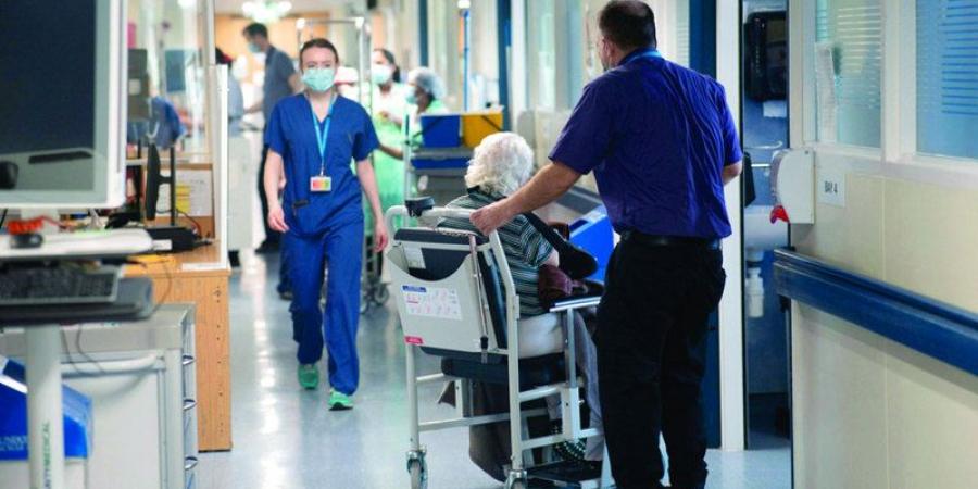 الفقر والتهميش يزيدان الضغط على القطاع الصحي في بريطانيا - بوابة اخر ساعة
