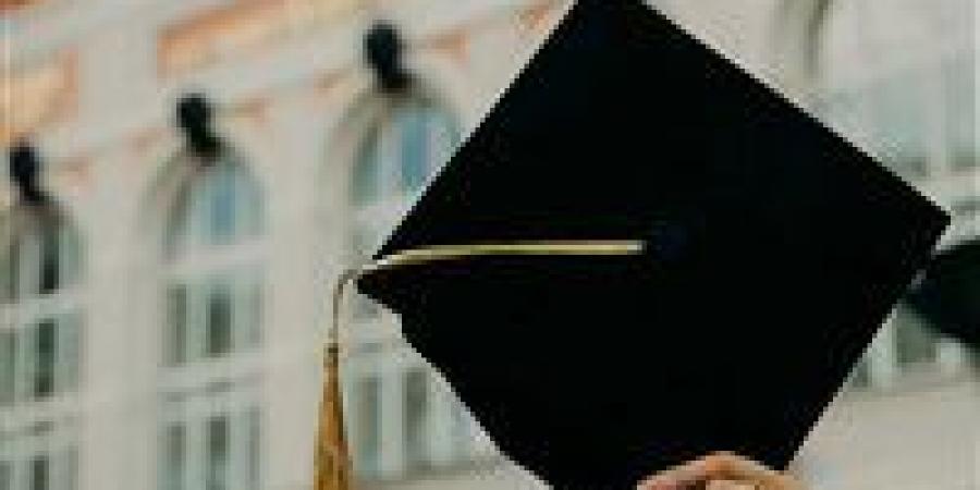 ما حكم إقامة حفلات التخرج؟.. د. نظير عياد يجيب - بوابة اخر ساعة