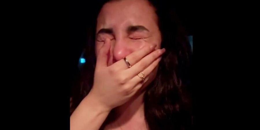 فنانة مصرية تستغيث عبر بث مباشر من برلماني سابق - بوابة اخر ساعة