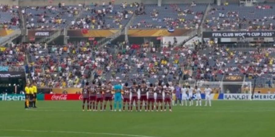 أخبار الرياضة - مشهد مؤثر: دموع كانسيلو ونيفيز تملأ دقيقة الحداد على روح جوتا - بوابة اخر ساعة