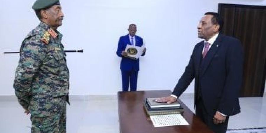 رئيس الوزراء السودانى يصدر قرارا بتعيين 3 وزراء ضمن تشكيلة حكومته الجديدة - بوابة اخر ساعة