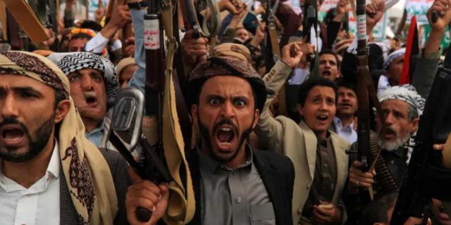 انتهاك صارخ جديد للحوثيين.. طرد إمام جامع من منزله بعد أيام من الإفراج عنه - بوابة اخر ساعة