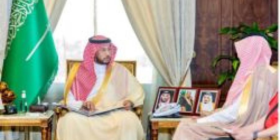 نائب أمير عسير يطّلع على منجزات الهلال الأحمر وخطط الانتشار الموسمي - بوابة اخر ساعة