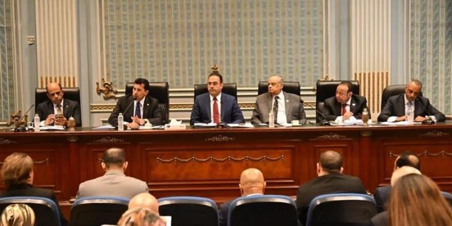 شباب النواب تقر بند الـ ٨ سنوات وتحظر ترشح الاعضاء لمدة دورتين علي ذات المنصب - بوابة اخر ساعة
