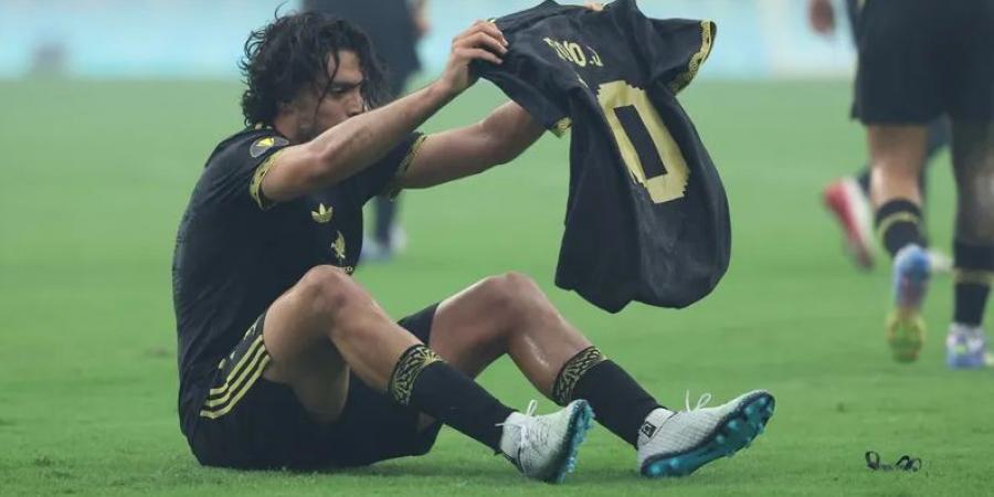 مهاجم المكسيك يكرّم ديوجو جوتا في نهائي "الكأس الذهبية".. فيديو - بوابة اخر ساعة