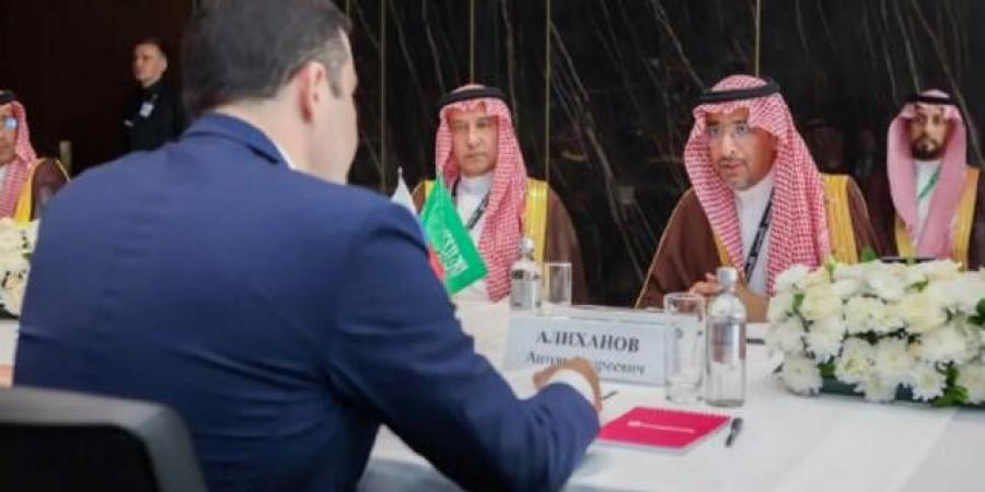 "الخريف" يبحث فرص تعزيز التعاون الصناعي مع وزير التجارة الروسي - بوابة اخر ساعة