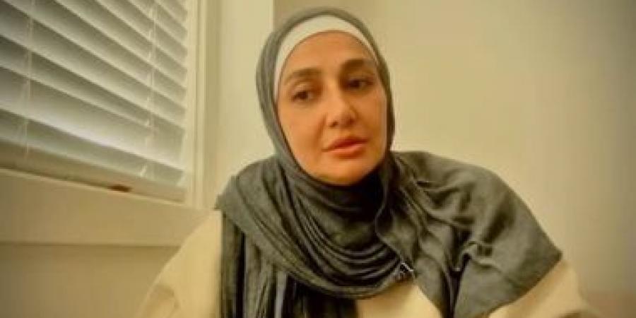 حلا شيحة تتحدث عن ارتداء الحجاب مرة أخرى والطلاق فى سلسلة فيديوهات - بوابة اخر ساعة