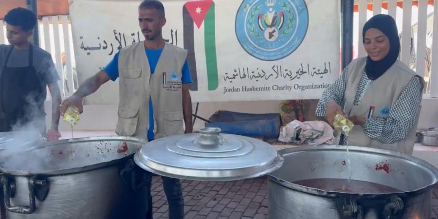 مطبخ الحملة الأردنية يواصل العمل رغم التحديات - بوابة اخر ساعة