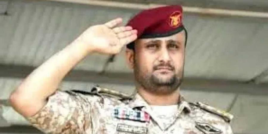 شرطة تعز تصدر تعميماً بإلقاء القبض على أمجد خالد قائد لواء النقل سابقاً و82 من مرافقيه - بوابة اخر ساعة